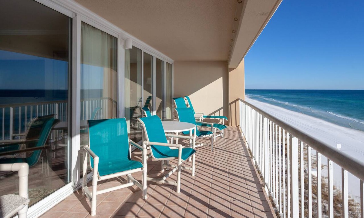Destin Condo | 2 bedroom, 2 bath Gulf-front condo - Destin Gulfgate 0606!