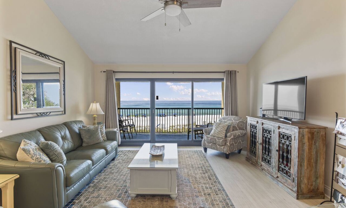 Destin Condo | 316- Gorgeously remodeled, GULF FRONT, great view condo. Destin Beach Club