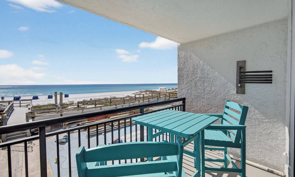 Destin Condo | Awesome Direct Ocean Views! Resort on Beach! Heart of Destin! Close 2 Everything