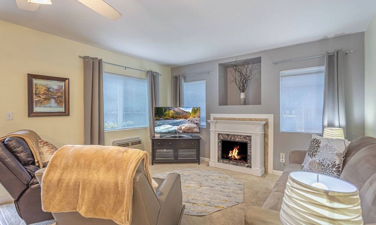 Downtown Leavenworth Condo | Bavarian Paradise: The Alpine Village Collection