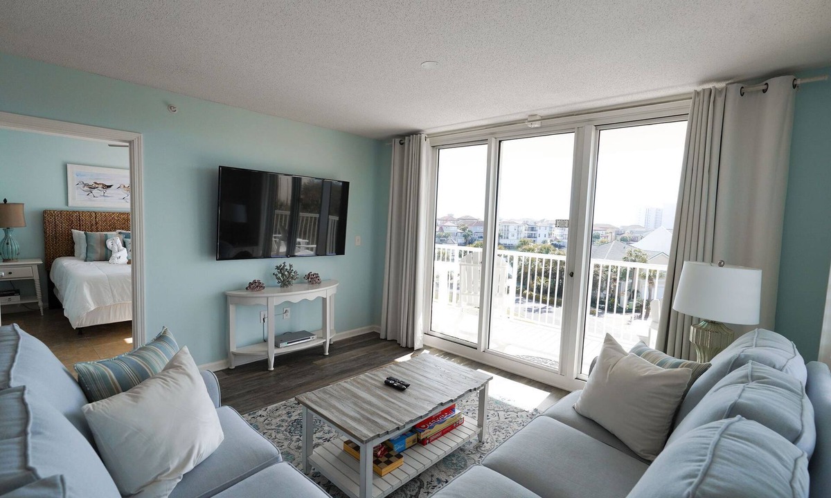 Destin Condo | BEAUTIFUL LUXURY CONDO at The Pelican Beach Resort!