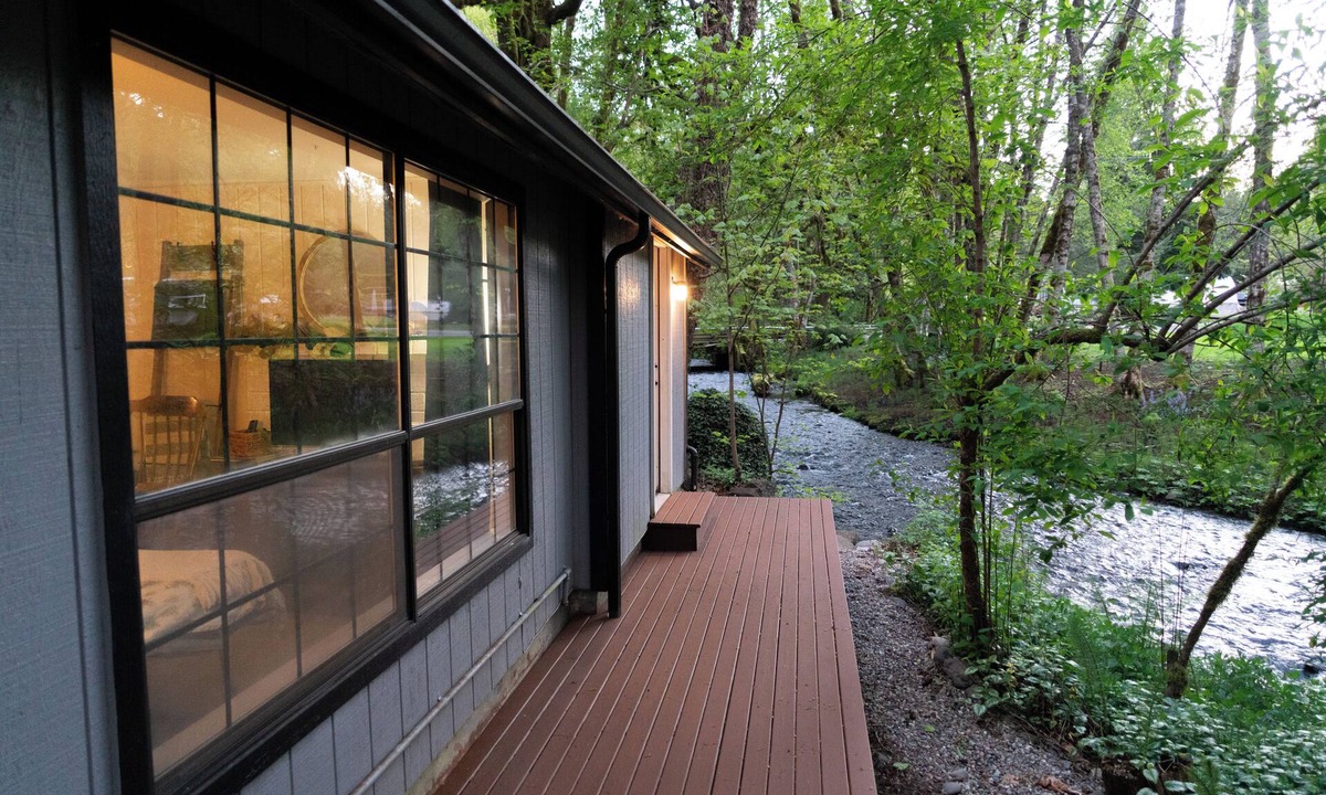 Hoodsport House | Bigfoot Bungalow — Creekside Paradise