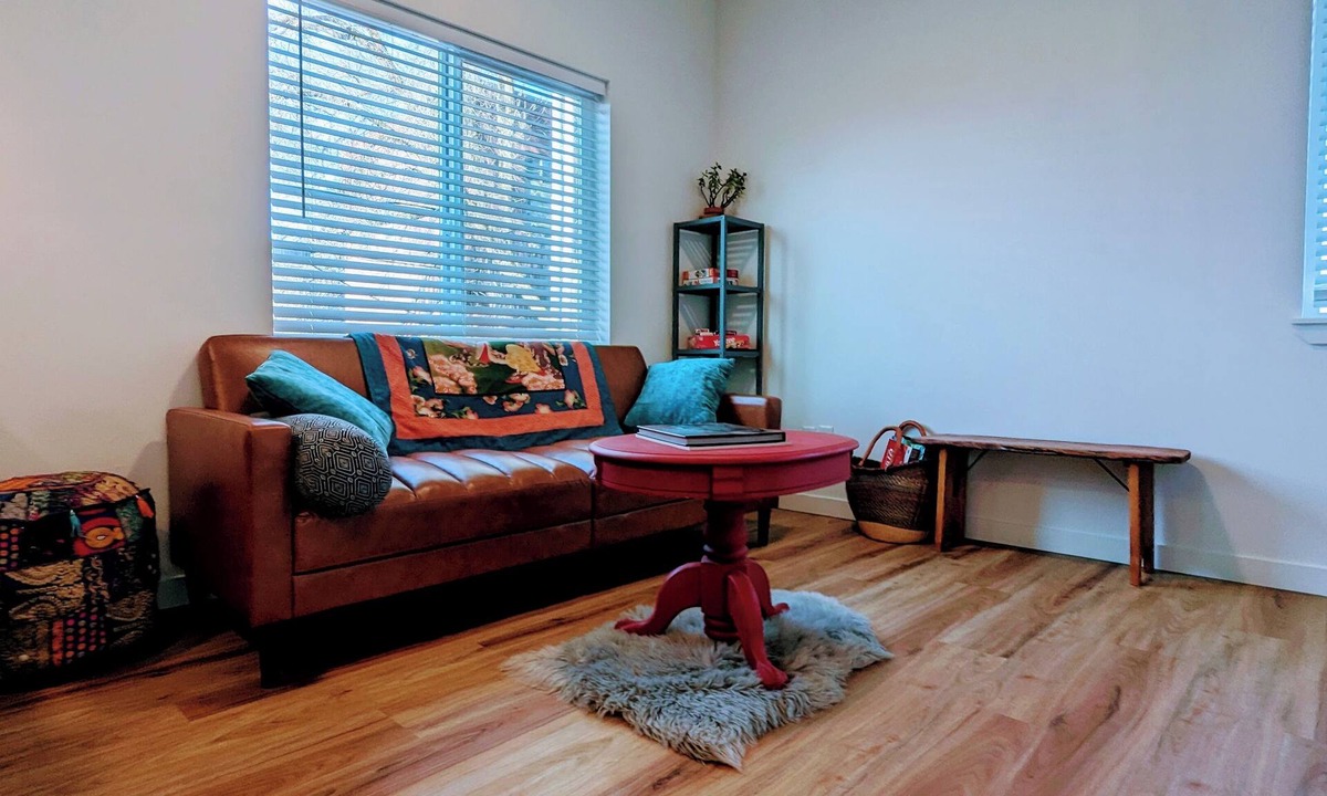 Ellensburg House | Charming townhome next to park, trails, close to downtown, discounts for month+