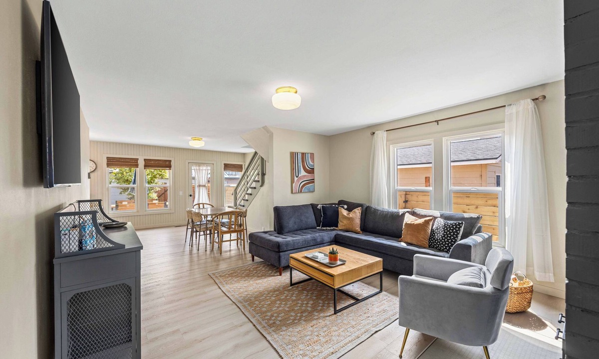 Chelan House | Chelan Avenue