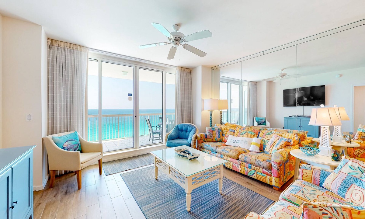 Destin Condo | Comfortable condo with Gulf-front balcony & on-site pool