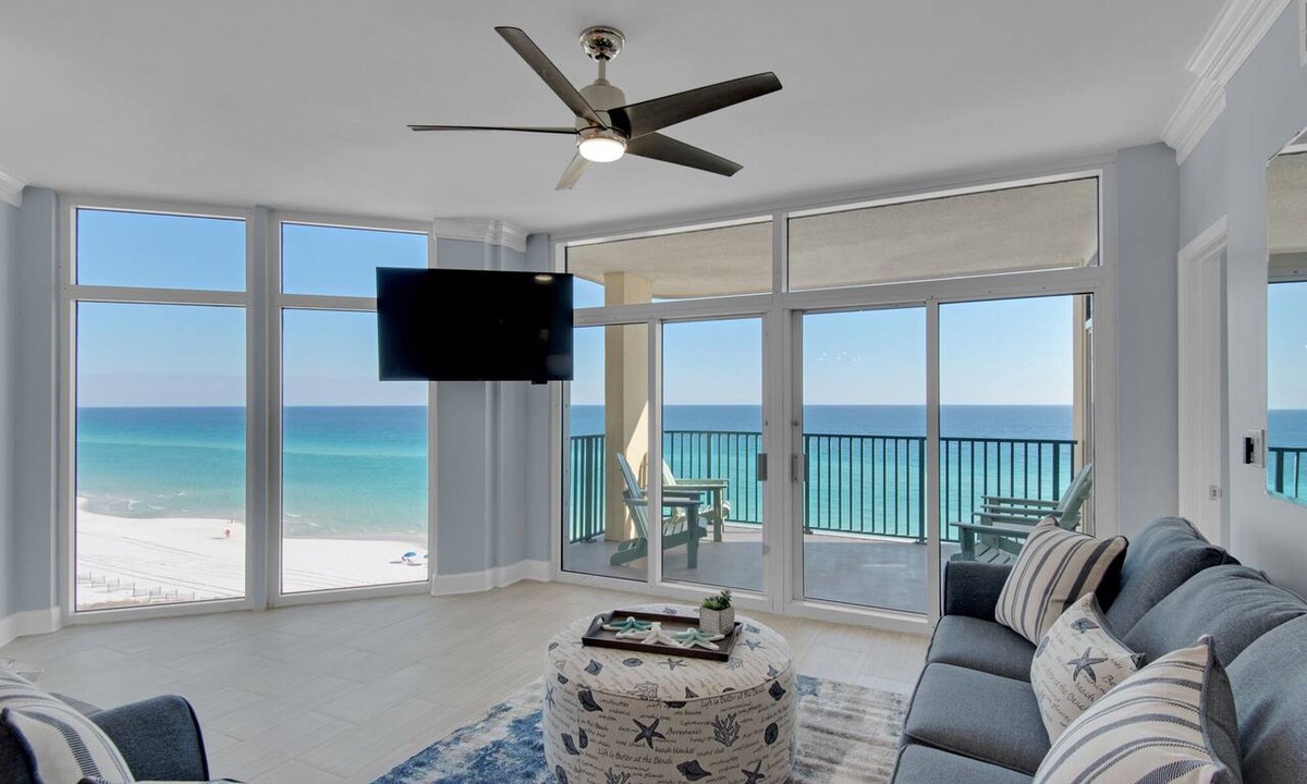 Destin Condo | Completely Renovated Gorgeous Beachfront Condo!