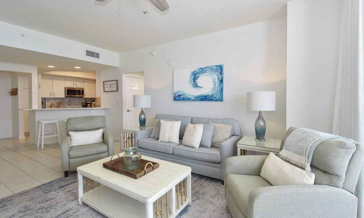 Destin Condo | Eleventh Floor Beachfront Condo w/Beach View From Both Bedrooms 🏖️