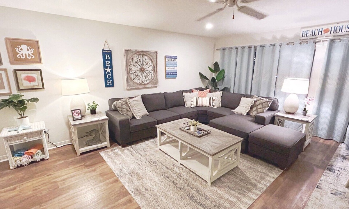 Indian Bayou Condo | Gulf Terrace, Destin, Beautifully decorated . 5 Min. to Big Kahuna