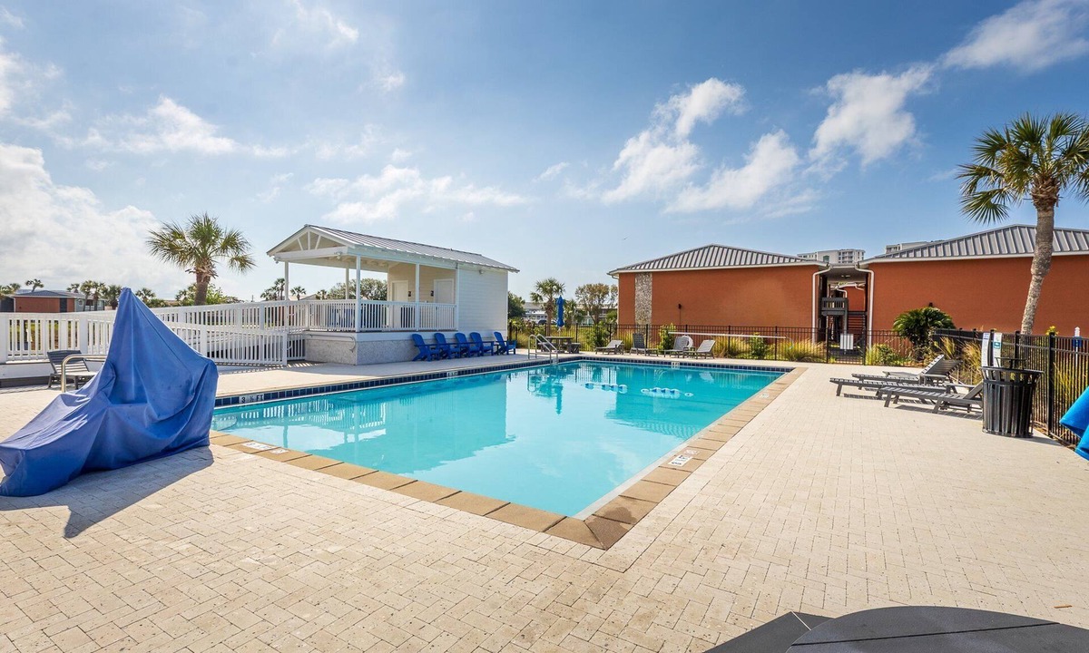 Destin Condo | GULF TERRACE ESCAPE | THREE POOLS | LAKE| TENNIS/PICKLEBALL COURTS