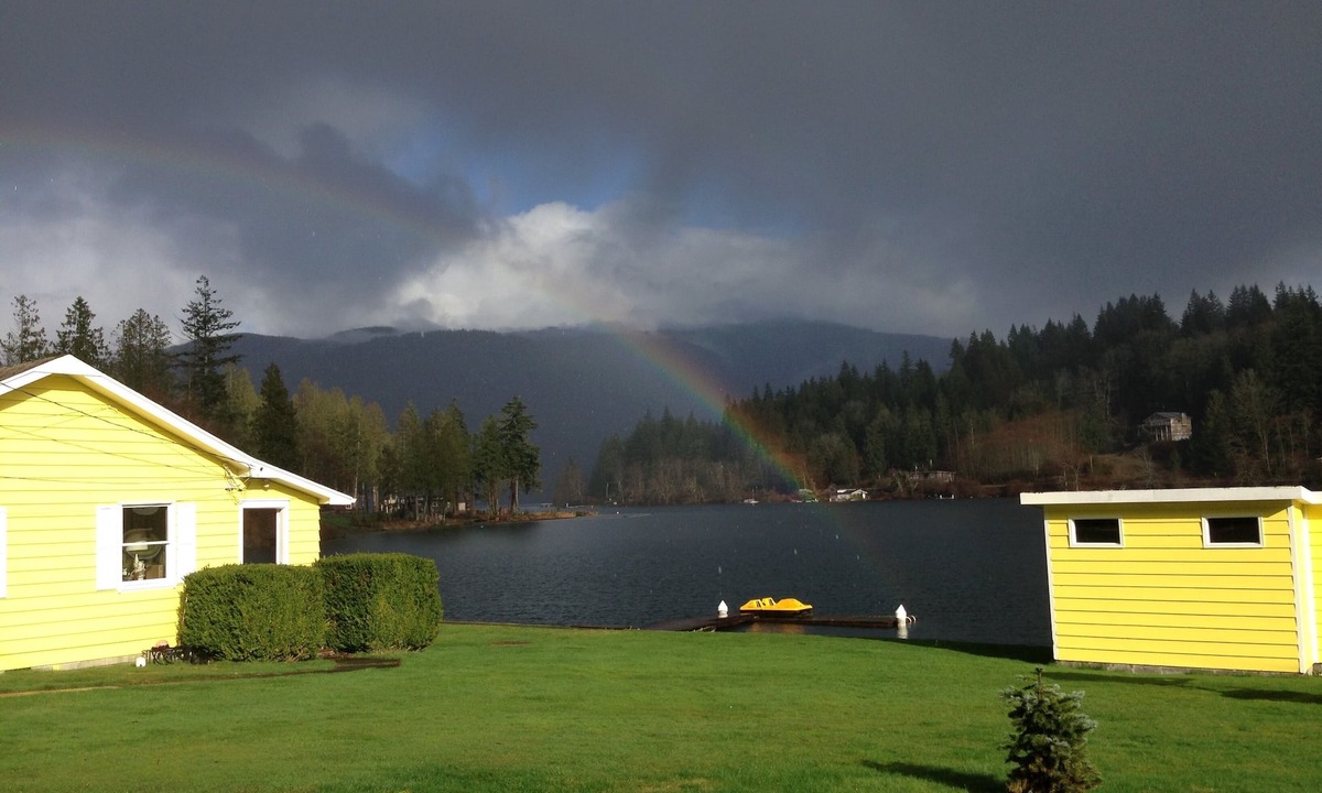 Sedro-Woolley Cabin | Lake Whatcom's Best Cottage, Great For A Couple Or A Family Of Eight