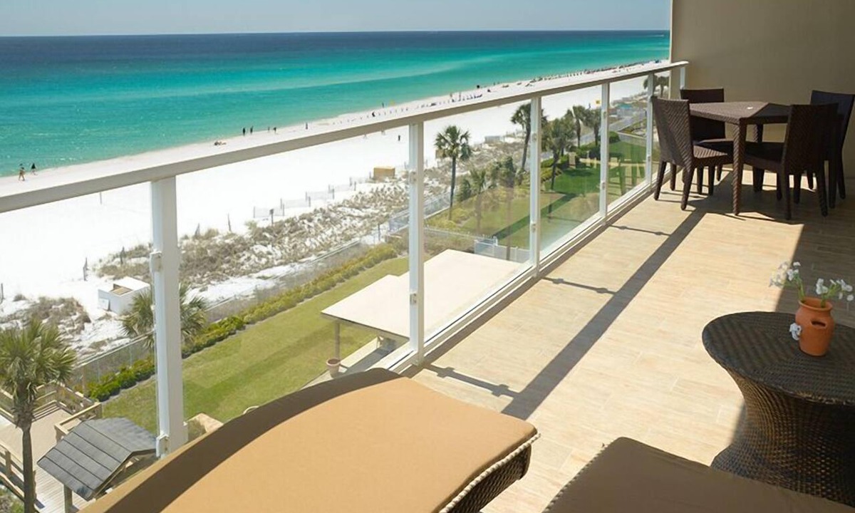Destin Condo | LOOK AND THEN DECIDE: Exceptional Renovated beachfront Condo