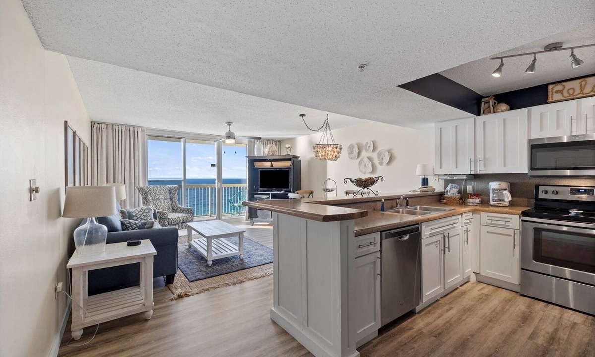 Destin Condo | Pelican Beach 1506 (1-Bedroom Condo) with Pool by Pelican Beach Management