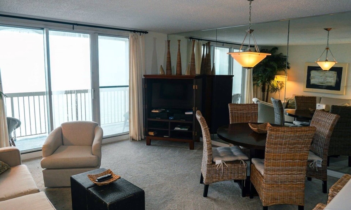 Destin Condo | Pelican Beach 1508 (1-Bedroom Home) with Pool