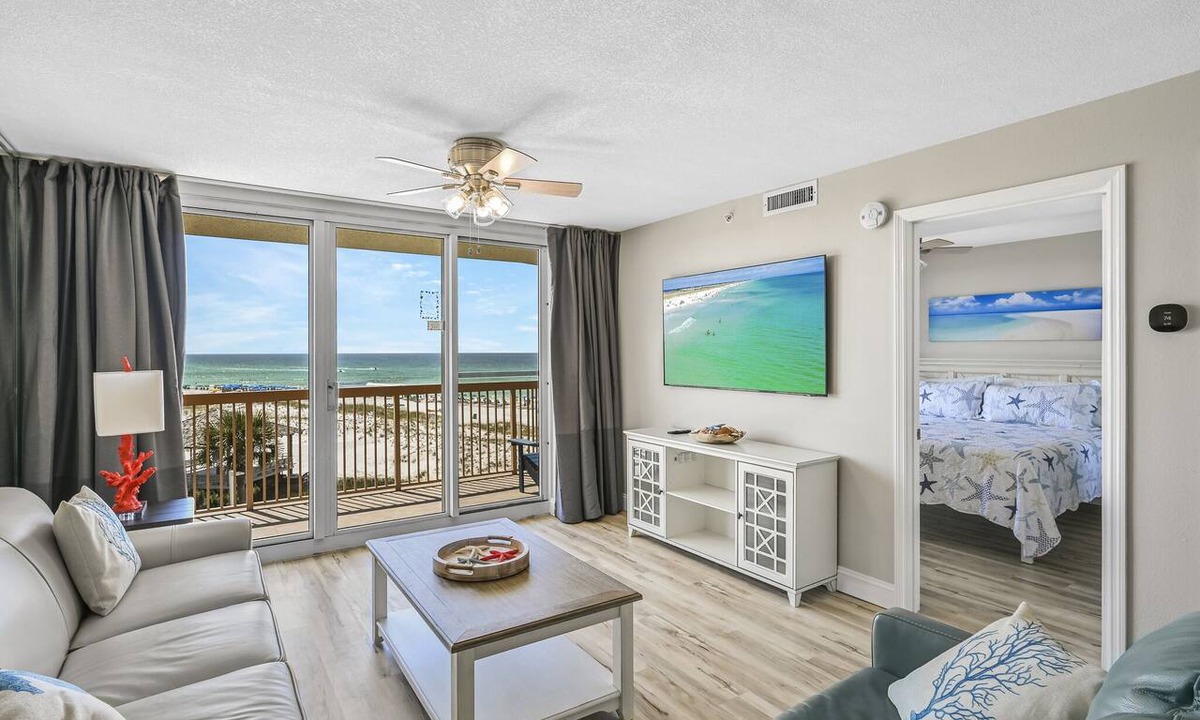 Destin Condo | Pelican Beach 2 bedroom 4th floor Gulf Front Condo