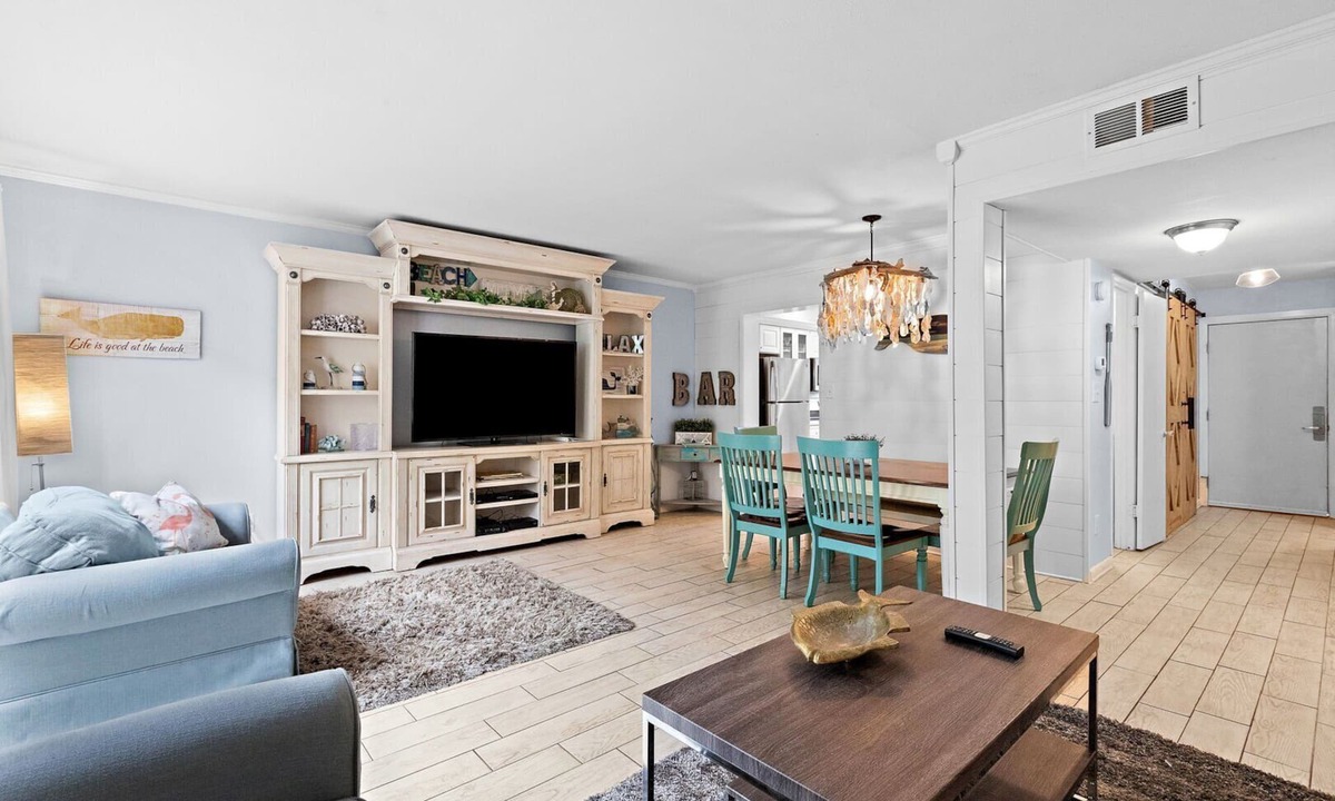 Destin Condo | Pet Friendly | 3BR in South Bay by the Gulf Destin w/Easy Beach Access