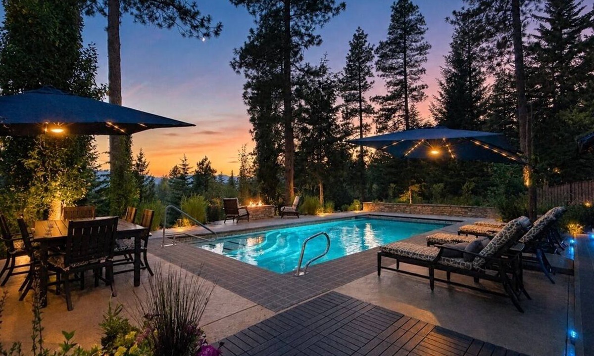 Ronald House | Pool Access+Pickleball+Views-Prv Grass Yard + 1 PM Check In/Out