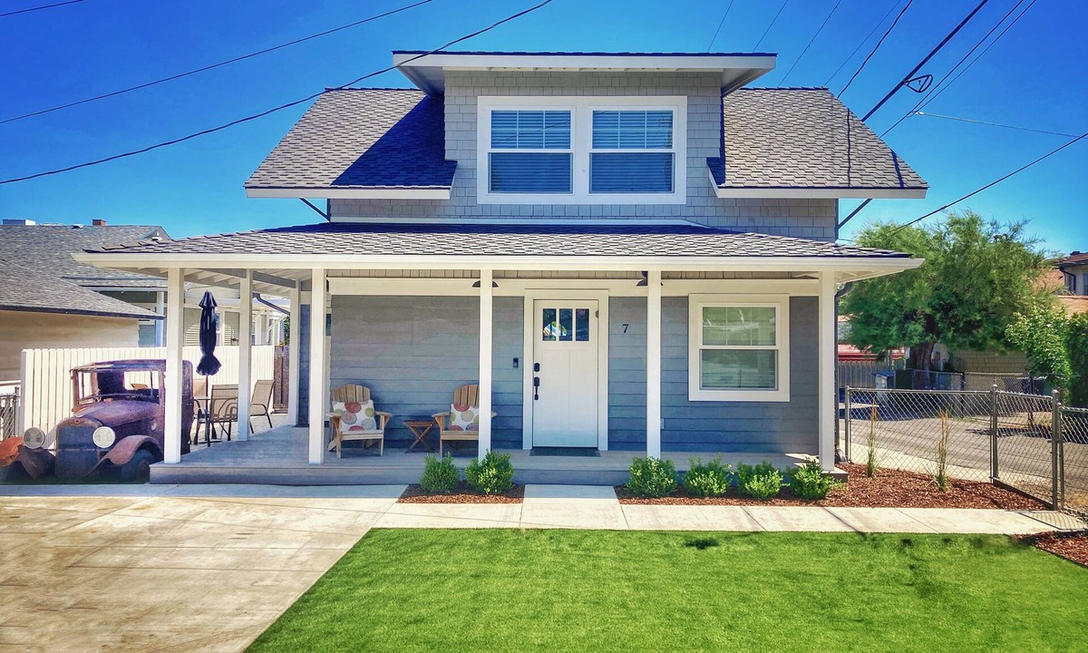 Yakima House | Rare Beautifully Restored Historic Retreat Central Yakima Location Must See!
