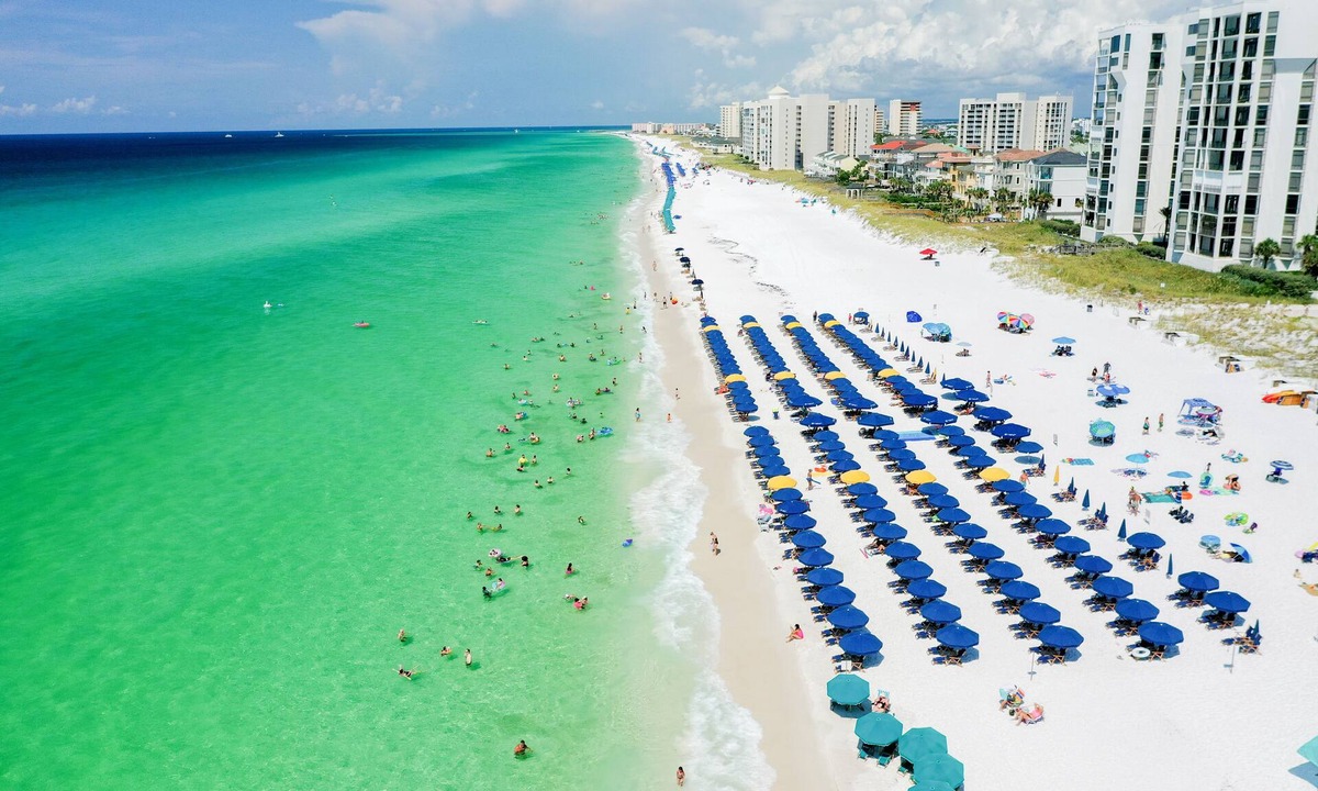 Destin Condo | Spacious Condo with Resort Amenities and Private Beach!