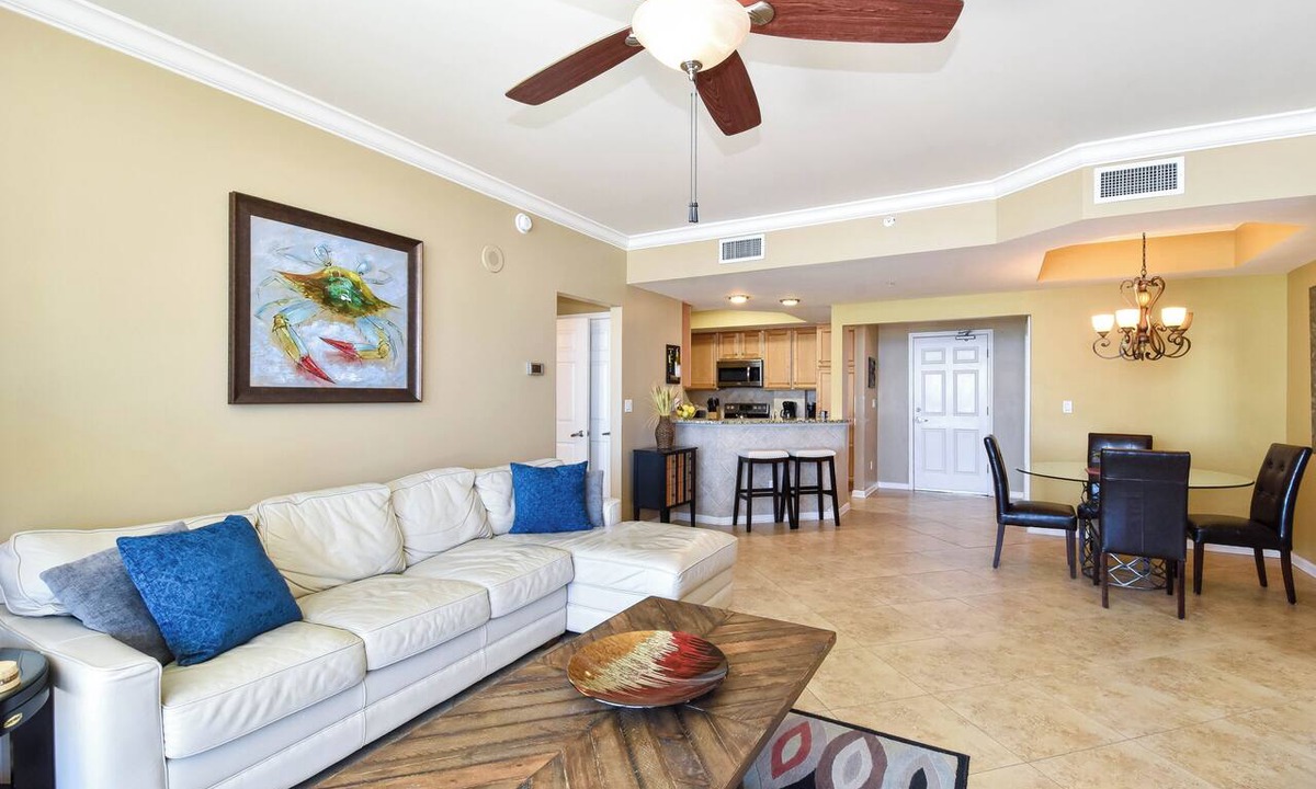 Destin Condo | Tropical, updated beachfront condo w/a private balcony!