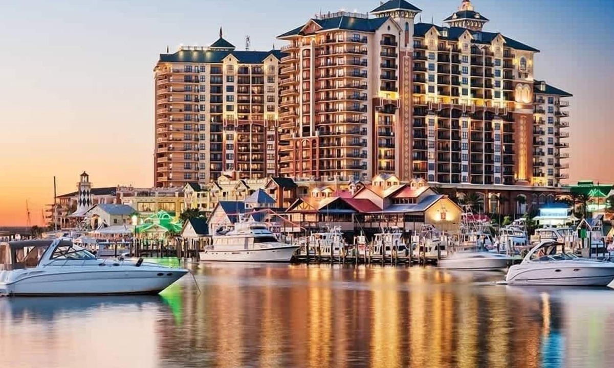 Destin Condo | Wyndham Emerald Grande | 1BR/1BA King Bed Suite