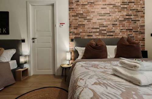 Gallarate Bed & Breakfast | 1)Room with private bathroom, 8 minutes from Milan Malpensa Airport.