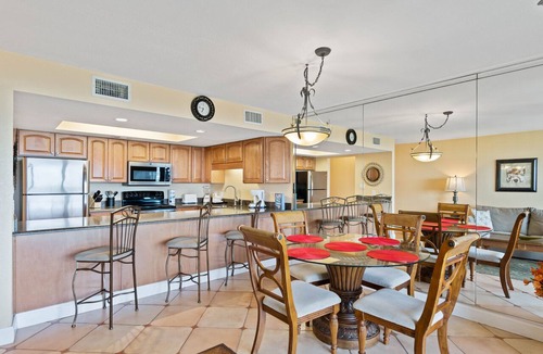 Destin Condo | 105 - BEACH FRONT condo. Perfect for a dream beach getaway. Destin Beach Club