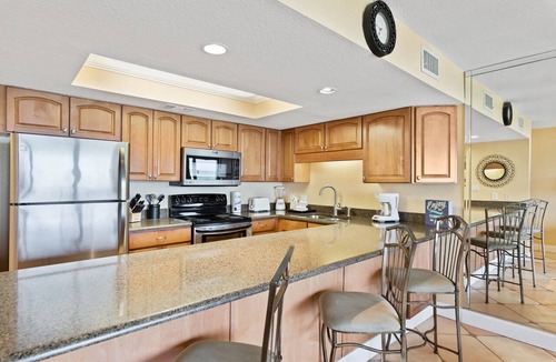 Destin Condo | 105 - BEACH FRONT condo. Perfect for a dream beach getaway. Destin Beach Club