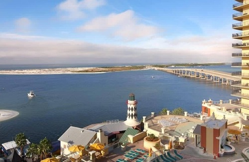Destin Condo | 1br Deluxe Unit | Pools | Harbor Walk Village