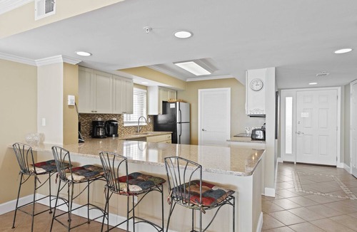 Destin Condo | 2 bedroom, 2 bath Gulf-front condo - Destin Gulfgate 0606!