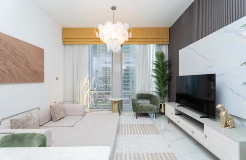 Business Bay Apartment | 2BR Waterfront Apartment Nr Downtown