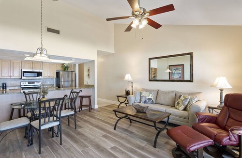 Destin Condo | 315- The BEACH is calling & this is the perfect condo! Destin Beach Club