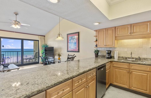 Destin Condo | 315- The BEACH is calling & this is the perfect condo! Destin Beach Club