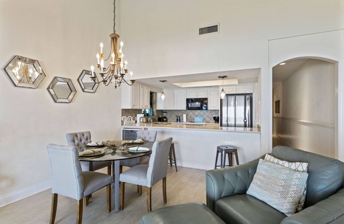 Destin Condo | 316- Gorgeously remodeled, GULF FRONT, great view condo. Destin Beach Club