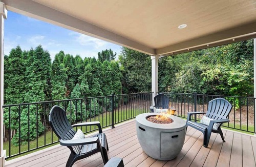 Camas House | 4 Bedroom Home Near Downtown Camas w/Private Sauna