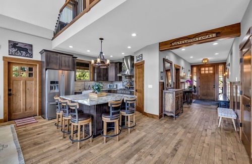 Cle Elum House | 5-Star Gem–Spa/EV/GmRm/PetsOK + Gather, Laugh, Play + 1PM In/Out