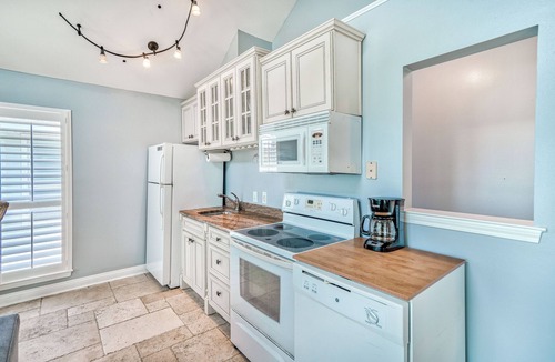 Destin Condo | Adorable Upstairs 1 BR Nantucket 6A