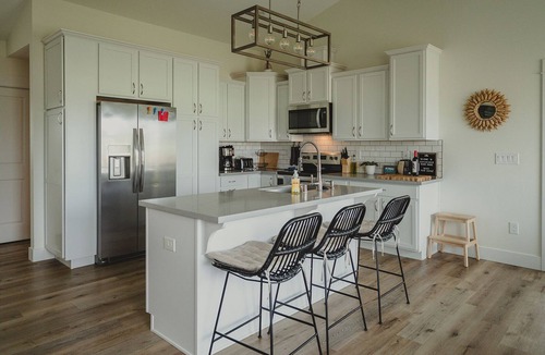 Ocean Shores House | Adventurer Beach House, short walk to beach!