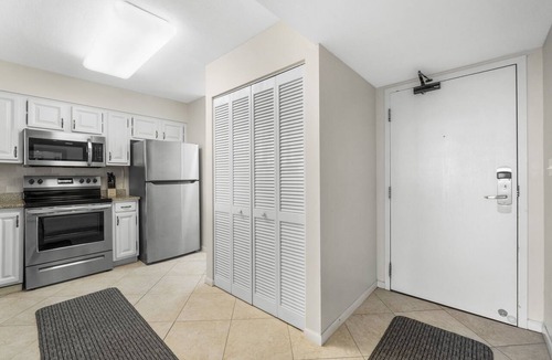 Destin Condo | AVAILABLE NOW! SLEEPS 6! RECENTLY UPDATED!