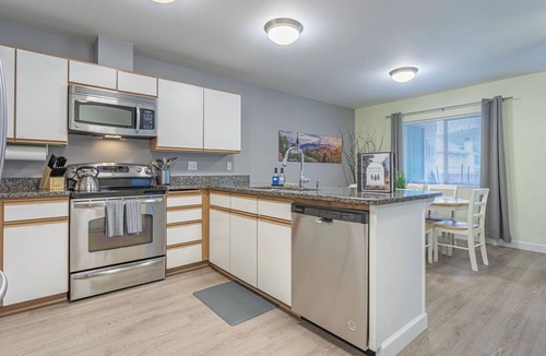 Downtown Leavenworth Condo | Bavarian Paradise: The Alpine Village Collection