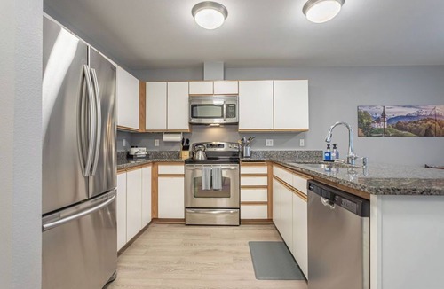 Downtown Leavenworth Condo | Bavarian Paradise: The Alpine Village Collection