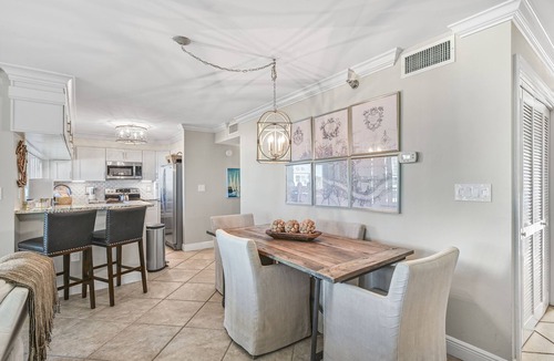 Destin Condo | Beach-side, beautiful low-rise with uncrowded beach!