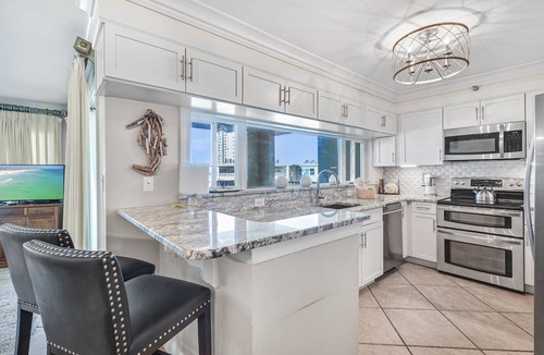 Destin Condo | Beach-side, beautiful low-rise with uncrowded beach!