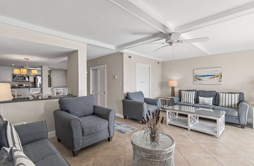 Destin House | Beach-side, beautiful low-rise with uncrowded beach!