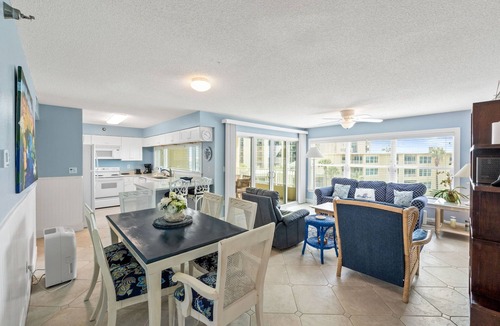 Destin Condo | Beach-side, beautiful low-rise with uncrowded beach!