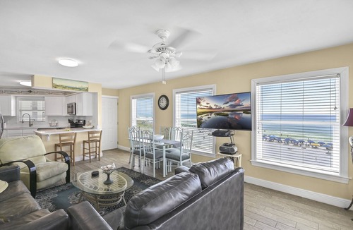 Destin Condo | Beach-side, beautiful low-rise with uncrowded beach!
