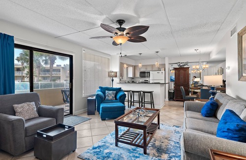 Destin Condo | Beach-side, beautiful low-rise with uncrowded beach!