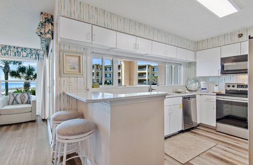Destin Condo | Beach-side, beautiful low-rise with uncrowded beach!