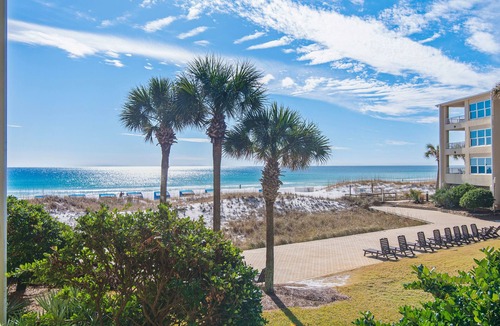 Destin Condo | Beach-side, beautiful low-rise with uncrowded beach!