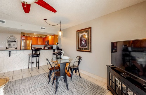 Destin Condo | Beachfront, 11th-floor condo with Gulf view, pools, hot tub & beach access