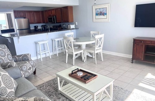 Destin Condo | Beachfront Resort-Amazing View-3 Pools/Tiki Bar